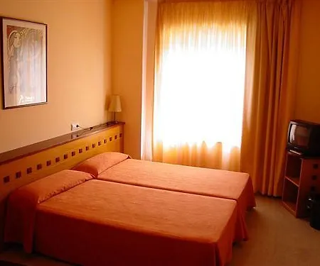 Szálloda Hotel Montmeló 2*