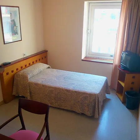 Hotel Montmelo מלון