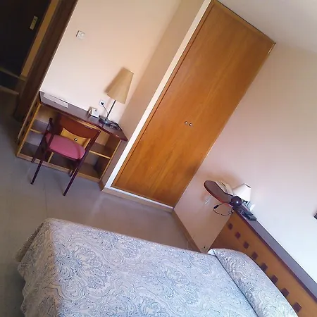 מלון Hotel Montmelo Montmeló