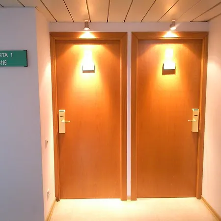 Hotel Montmelo מלון