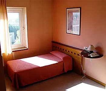 מלון Hotel Montmelo Montmeló