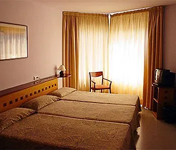 מלון Hotel Montmelo