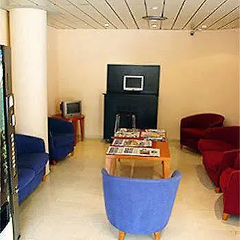 מלון Hotel Montmelo Montmeló